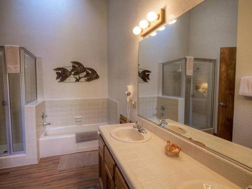 Aspen View Lodge by Lake Tahoe Accommodations - image 9
