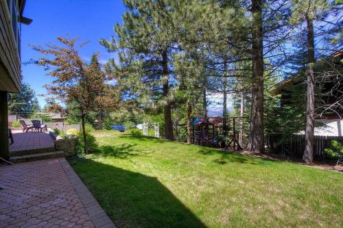 Cold Creek Lakeview Lodge by Lake Tahoe Accommodations - image 6