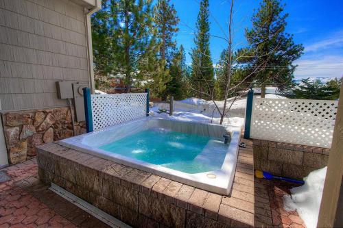 Cold Creek Lakeview Lodge by Lake Tahoe Accommodations - image 5