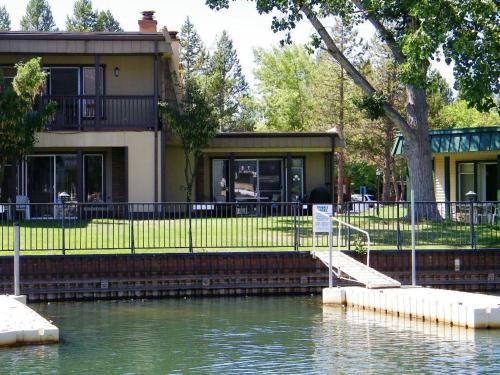 Betty Anns Place by Lake Tahoe Accommodations - image 2