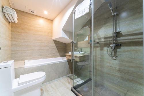 room detail thumbnail 2