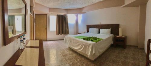 Hotel del Camino Real