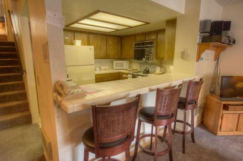 Heavenly Chairview Condo by Lake Tahoe Accommodations - image 6