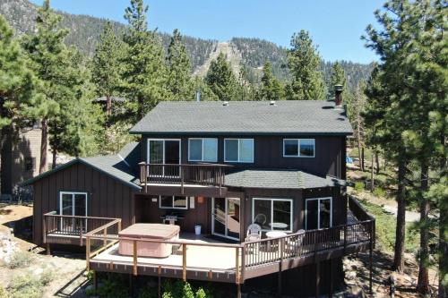 Heavenly Lake View Retreat by Lake Tahoe Accommodations - image 5