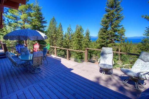 Heavenly Tree House by Lake Tahoe Accommodations - image 2