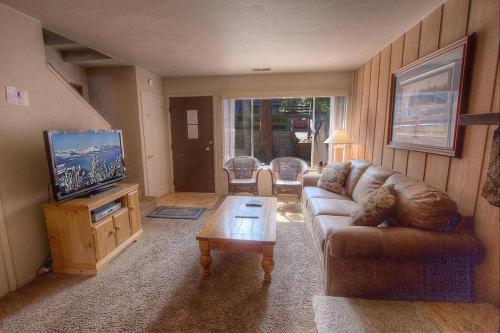 Heavenly Mountain Hideaway by Lake Tahoe Accommodations - image 6