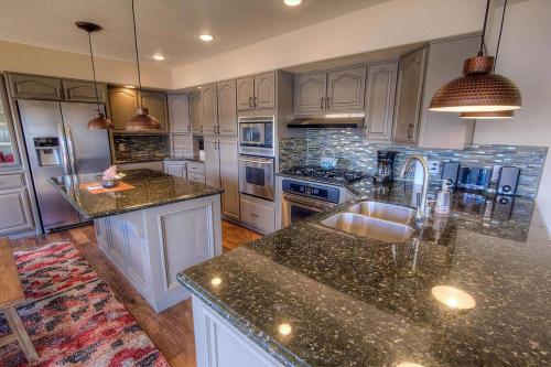 Epiphany by Lake Tahoe Accommodations - image 4