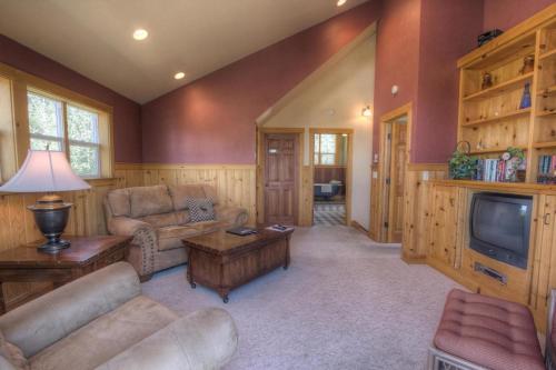 Lucinda Lakeview Lodge by Lake Tahoe Accommodations - image 6