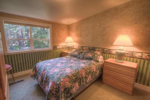 Lucinda Lakeview Lodge by Lake Tahoe Accommodations - image 10