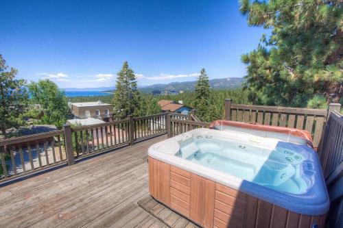 Lucinda Lakeview Lodge by Lake Tahoe Accommodations - image 12