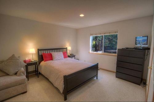 Pine Haven by Lake Tahoe Accommodations