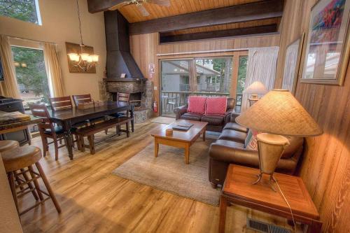 Kingswood Cornerview by Lake Tahoe Accommodations - image 3
