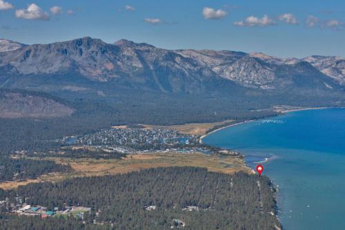 Meadow Lake Lodge by Lake Tahoe Accommodations - image 8