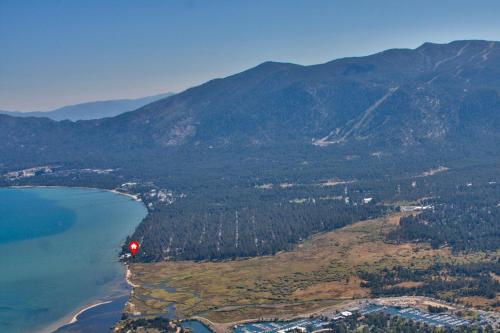 Meadow Lake Lodge by Lake Tahoe Accommodations - image 9