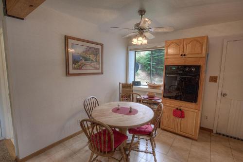 Rim Trail and Relax by Lake Tahoe Accommodations - image 2