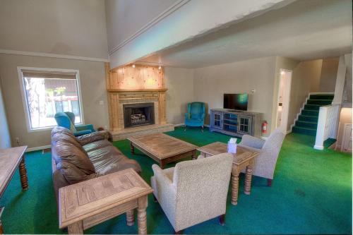 Pool Side Delight by Lake Tahoe Accommodations - image 9