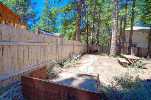 Lone Indian Lodge by Lake Tahoe Accommodations - main image