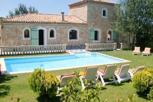 Villa de 5 chambres a Rognes avec piscine privee jardin amenage et WiFi gîte à louer La Roque-d'Anthéron