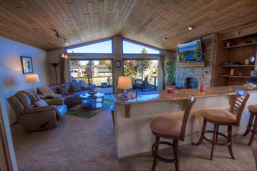 Splash Pad by Lake Tahoe Accommodations - image 2