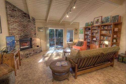 Sugar PIne by Lake Tahoe Accommodations - image 7