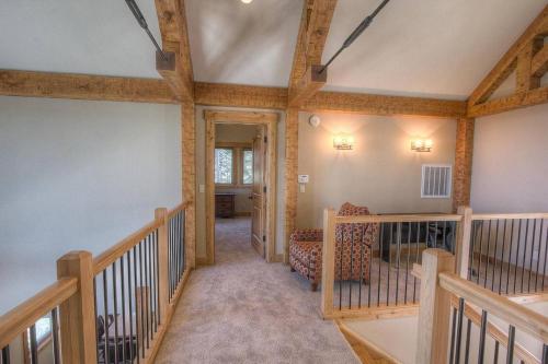 Stage Coach Run by Lake Tahoe Accommodations - image 8