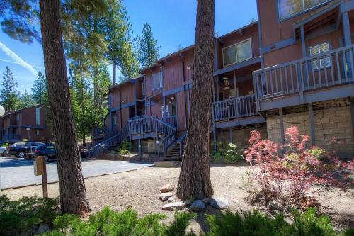Top of the Run by Lake Tahoe Accommodations - image 7