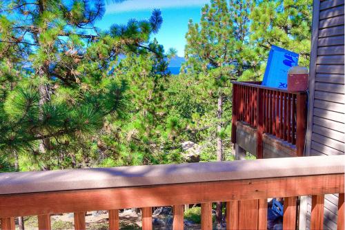 Village Pleasure by Lake Tahoe Accommodations - image 2