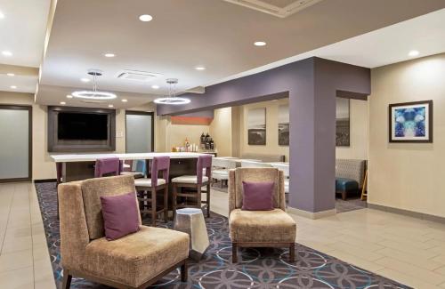 La Quinta by Wyndham Fayetteville - main image