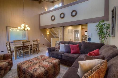 Our Happy Place by Lake Tahoe Accommodations - image 5