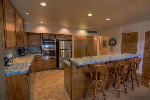 Lucky Lady 404 by Lake Tahoe Accommodations - image 5