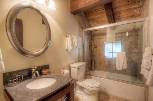Pine Mountain Chalet by Lake Tahoe Accommodations - main image