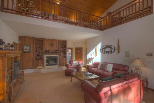 High Meadows HIdeaway by Lake Tahoe Accommodations - image 9