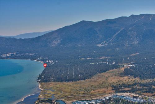 Tahoe Acres by Lake Tahoe Accommodations - image 5