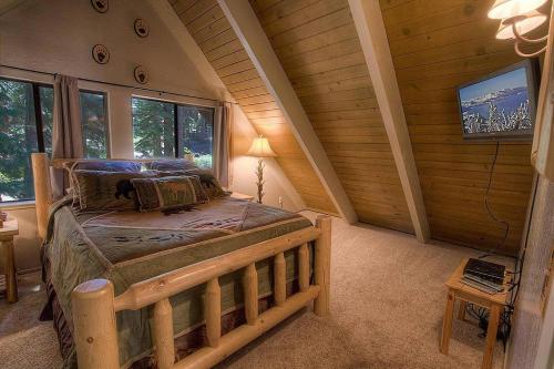 Rocky Top Retreat by Lake Tahoe Accommodations - image 9