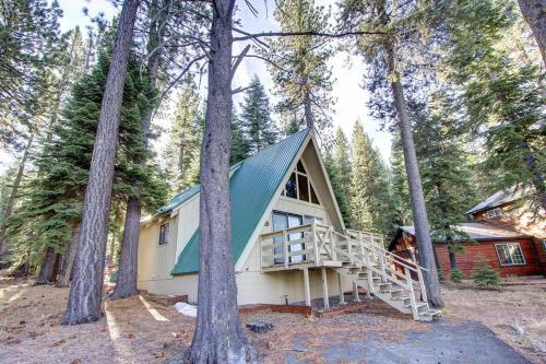 Lodgepole Chalet by Lake Tahoe Accommodations