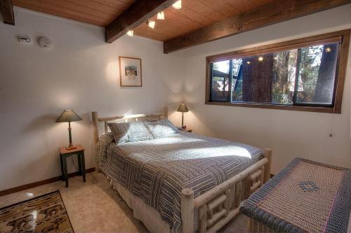 Sky Chalet by Lake Tahoe Accommodations - image 9