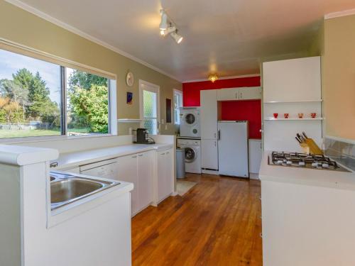 ฝักบัว, Snowcano Cottage - Rangataua Holiday Home in แรติฮิ