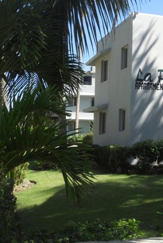 Exterior view, La Punta Apartamentos in Cabarete