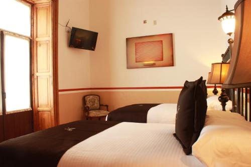 Superior Double Room with University view image 4
