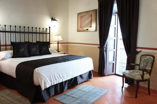 Superior King Room image 1