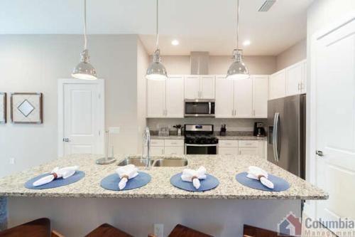 4 BR 4 BA Villa Ground Zero to Disneyworld 1804ft² - image 8