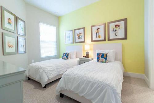 New 4 BR 4 BA Villa Ground Zero to Theme Parks - image 3