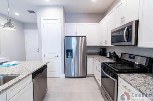 4 BR 4 BA Villa Central Location near Disney 1804ft² - image 8