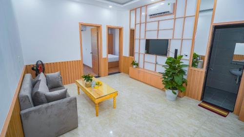 Shared lounge/TV area, Minh Hung Apartment & Hotel near Lotte Mart