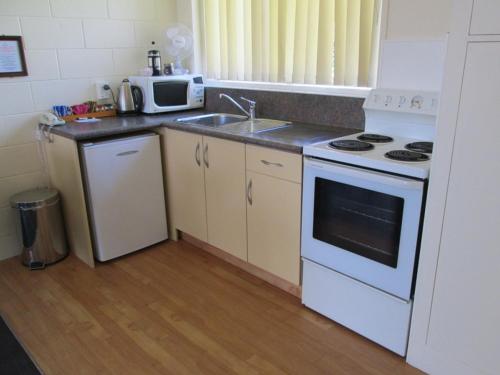 Shortland Court Motel - Accommodation - Thames