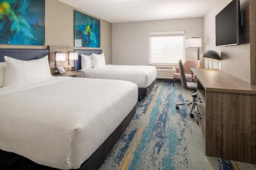 Queen Room with Two Queen Beds - Non-Smoking