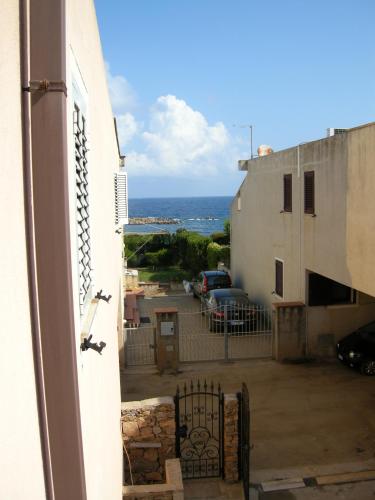 3 bedrooms house at Golfo Aranci 500 m away from the beach with sea view and furnished terrace gîte à louer Golfo Arnaci