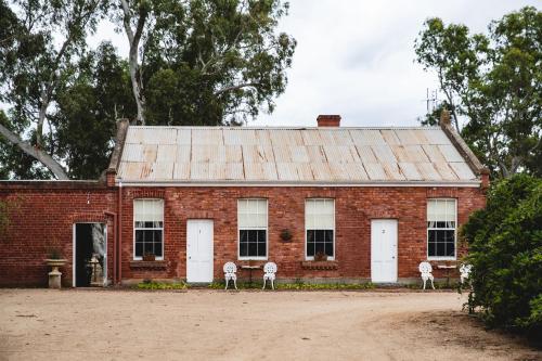 Ravenswood Homestead