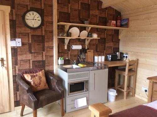 Auchenlea lodges, Glasgow (photo 10)