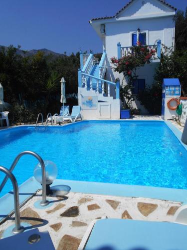  One bedroom appartement at Marathokampou 20 m away from the beach with shared pool furnished terrace and wifi, Pension in Marathokampos
